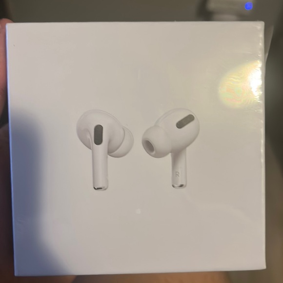 Air pod Pros - Picture 1 of 1